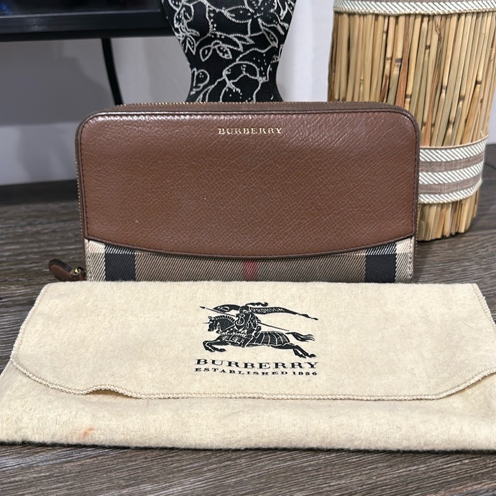 Burberry Brown Leather & Nova Check Zip Wallet